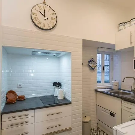 Apartment To Be Mouraria Lissabon